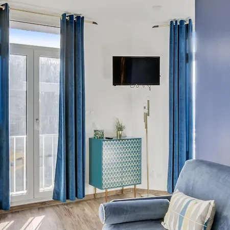 Bright And Classy Flat Loft-style Nearby Train Station Welkeys